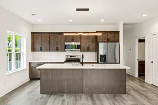 234 E Brown St, Milwaukee, WI 53212 - Photo 9