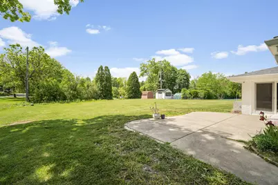 8001 W Whitaker Ave, Greenfield, WI 53220 - Photo 25