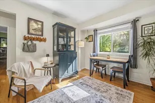 7035 N Rockledge Ave, Glendale, WI 53209 - Photo 13
