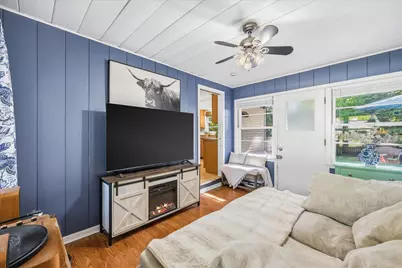 7035 N Rockledge Ave, Glendale, WI 53209 - Photo 15