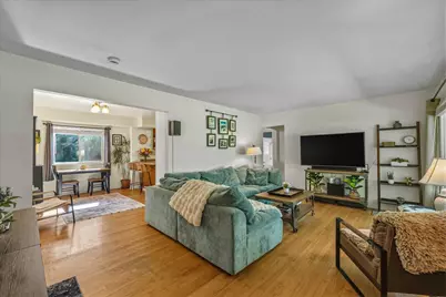 7035 N Rockledge Ave, Glendale, WI 53209 - Photo 7