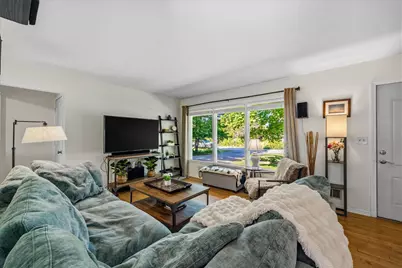 7035 N Rockledge Ave, Glendale, WI 53209 - Photo 3