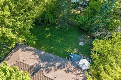 7035 N Rockledge Ave, Glendale, WI 53209 - Photo 27