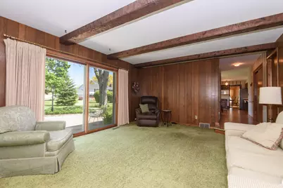 524  Park Crest Dr, Thiensville, WI 53092 - Photo 5