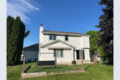 241  Quail Cir, West Bend, WI 53095 - Photo 3