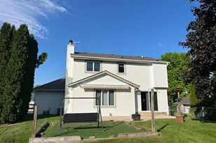 241 Quail Cir, West Bend, WI 53095 - Photo 3