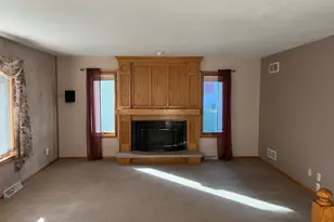 241 Quail Cir, West Bend, WI 53095 - Photo 5