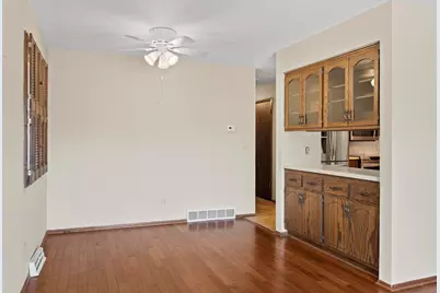 13885 W Crawford Dr, New Berlin, WI 53151 - Photo 5