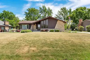13885 W Crawford Dr, New Berlin, WI 53151 - Photo 29