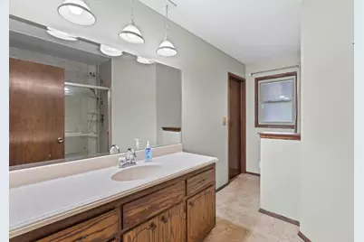 13885 W Crawford Dr, New Berlin, WI 53151 - Photo 17