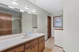 13885 W Crawford Dr, New Berlin, WI 53151 - Photo 17
