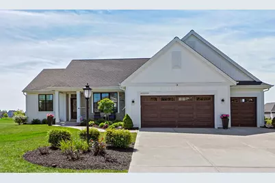 W223N4688  Seven Oaks Dr, Pewaukee, WI 53072 - Photo 1