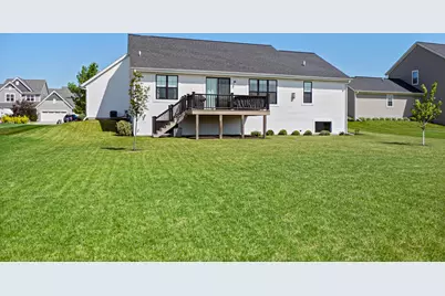 W223N4688  Seven Oaks Dr, Pewaukee, WI 53072 - Photo 33