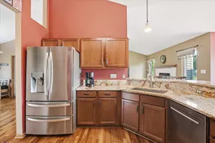 944 Bluebird Ct, Hartford, WI 53027 - Photo 11