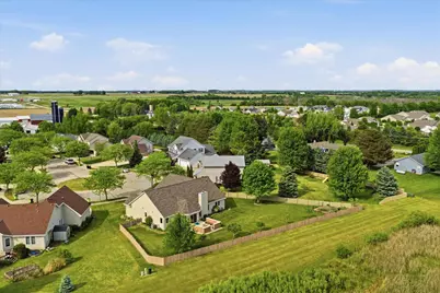 944  Bluebird Ct, Hartford, WI 53027 - Photo 49