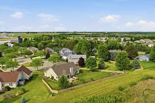 944 Bluebird Ct, Hartford, WI 53027 - Photo 49