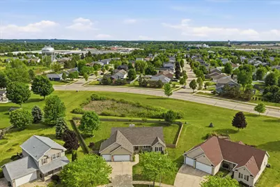 944  Bluebird Ct, Hartford, WI 53027 - Photo 55