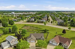 944 Bluebird Ct, Hartford, WI 53027 - Photo 55