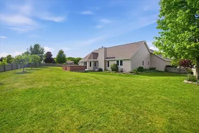 944  Bluebird Ct, Hartford, WI 53027 - Photo 45
