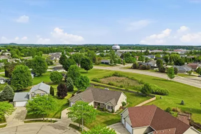 944  Bluebird Ct, Hartford, WI 53027 - Photo 51