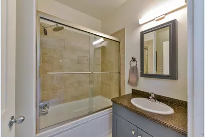2150 N Palmer St #2, Milwaukee, WI 53212 - Photo 9