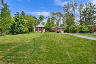 1435  Victoria Cir, Elm Grove, WI 53122 - Photo 37
