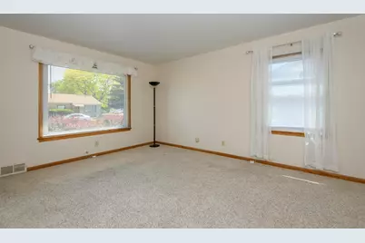 1520  Menomonee Ave, South Milwaukee, WI 53172 - Photo 7