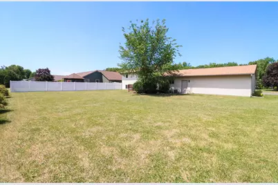 912  Packer Dr, Holmen, WI 54636 - Photo 39