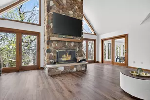 S1W31448 Hickory Hollow Ct, Delafield, WI 53018 - Photo 13