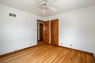 2940 N 73rd St, Milwaukee, WI 53210 - Photo 11