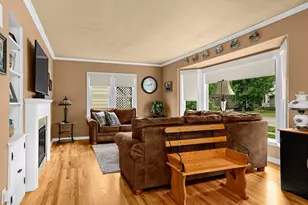 348 24th St, La Crosse, WI 54601 - Photo 5