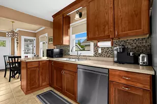 348 24th St, La Crosse, WI 54601 - Photo 9