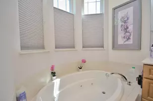 N74W13737 Appleton Ave, Menomonee Falls, WI 53051 - Photo 25
