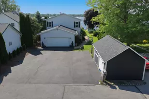 6058 Shady Ln, Hartford, WI 53027 - Photo 7