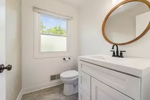 720 W Clovernook Ln, Glendale, WI 53217 - Photo 17