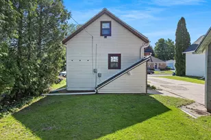 1120 S 23rd St, Manitowoc, WI 54220 - Photo 11