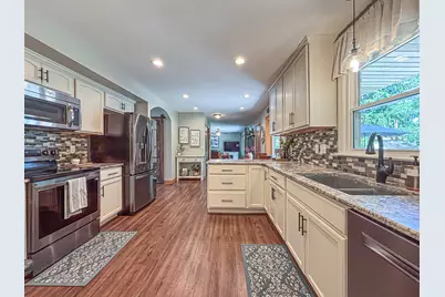21660  Mayrose Blvd, Brookfield, WI 53045 - Photo 13