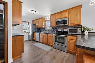 305 1st Ave, Holmen, WI 54636 - Photo 13