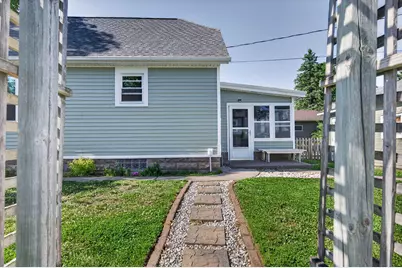 305  1st Ave, Holmen, WI 54636 - Photo 3