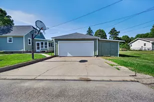 305 1st Ave, Holmen, WI 54636 - Photo 5