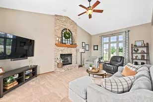 S89W31671 Cooper Pkwy, Mukwonago, WI 53149 - Photo 9