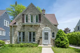 5516 N Lydell Ave, Whitefish Bay, WI 53217 - Photo 1