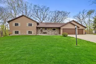 27421 Lemay's Ct, Racine, WI 53185 - Photo 5