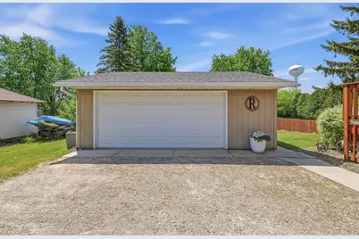 429  Center Ave, Oostburg, WI 53070 - Photo 27
