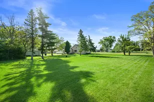 808 E Fitzsimmons Rd, Oak Creek, WI 53154 - Photo 5