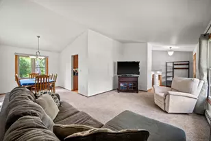 16005 W Allison Dr, New Berlin, WI 53151 - Photo 5