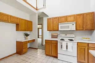 4650 S Forest Point Blvd, New Berlin, WI 53151 - Photo 9