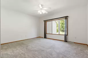 4650 S Forest Point Blvd, New Berlin, WI 53151 - Photo 11