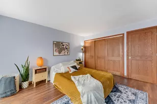 2525 S Shore Dr, Milwaukee, WI 53207 - Photo 23