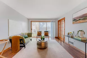 2525 S Shore Dr, Milwaukee, WI 53207 - Photo 21